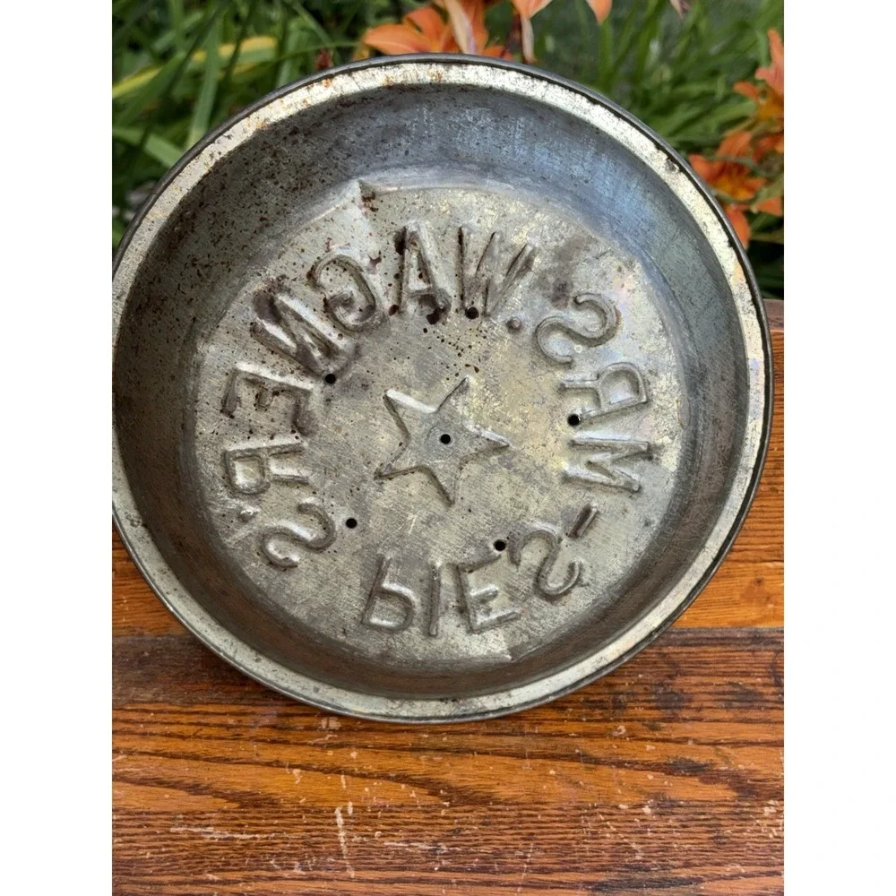 Vintage 1940s Mrs. Wagner Metal Pie Plate Tin Pan 9